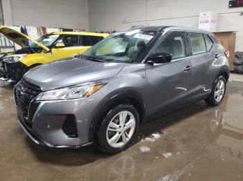  Salvage Nissan Kicks