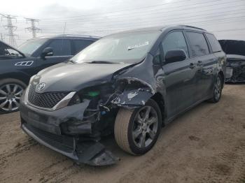  Salvage Toyota Sienna