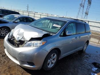  Salvage Toyota Sienna