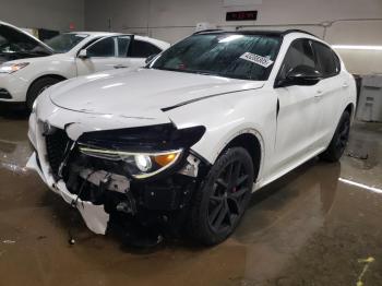  Salvage Alfa Romeo Stelvio