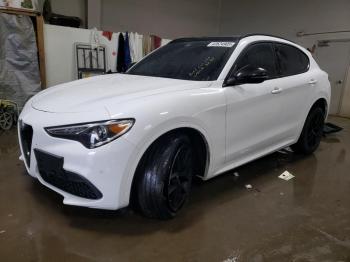  Salvage Alfa Romeo Stelvio