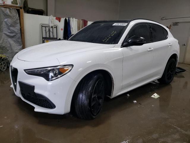  Salvage Alfa Romeo Stelvio