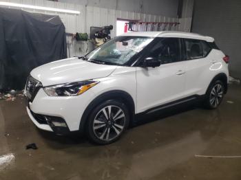  Salvage Nissan Kicks