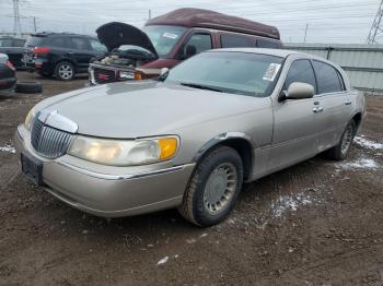  Salvage Lincoln Towncar