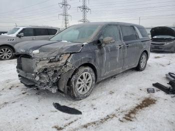  Salvage Kia Carnival