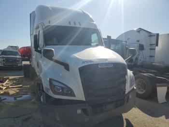  Salvage Freightliner Cascadia