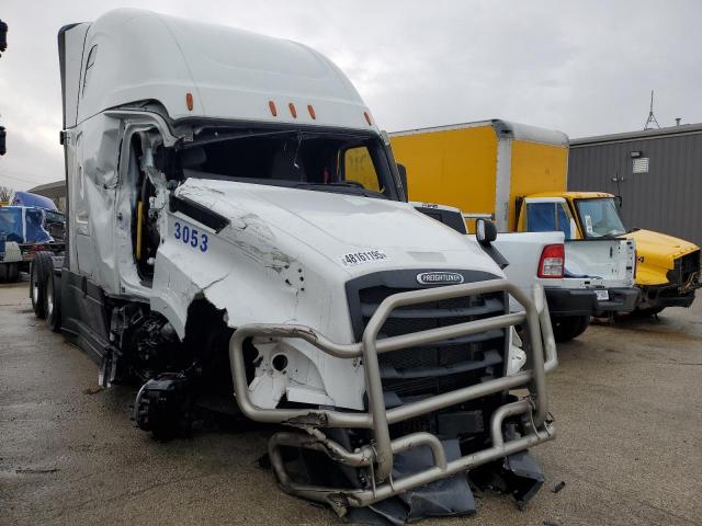  Salvage Freightliner Cascadia 1