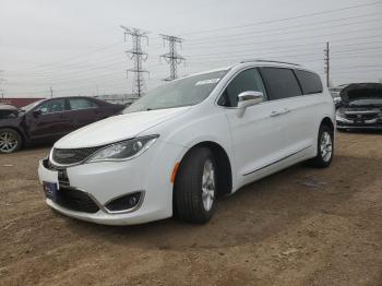  Salvage Chrysler Pacifica