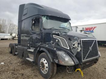  Salvage Volvo Vn