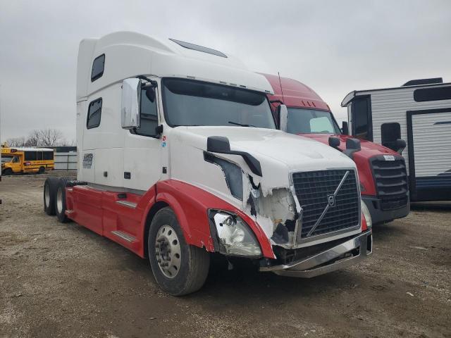  Salvage Volvo Vn