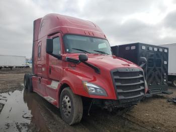  Salvage Freightliner Cascadia 1