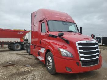  Salvage Freightliner Cascadia 1