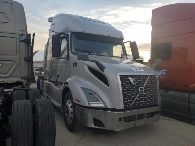  Salvage Volvo Vnl