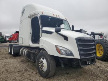 Salvage Freightliner Cascadia 1