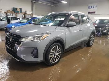 Salvage Nissan Kicks