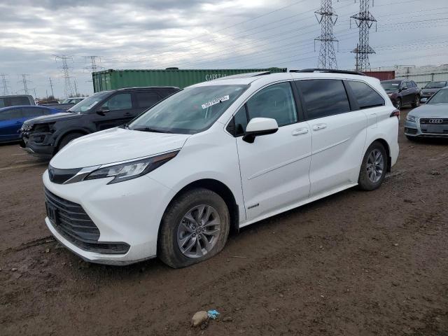  Salvage Toyota Sienna
