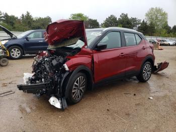  Salvage Nissan Kicks