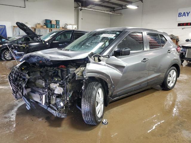  Salvage Nissan Kicks