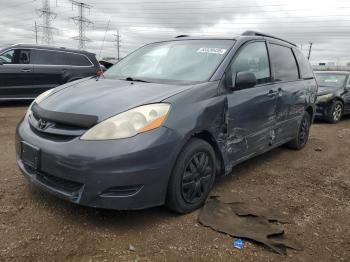  Salvage Toyota Sienna