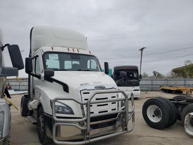  Salvage Freightliner Cascadia 1