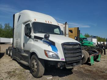  Salvage Freightliner Cascadia 1