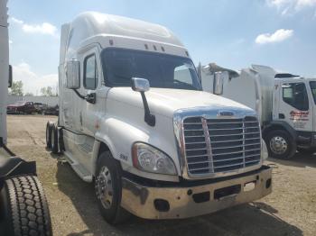  Salvage Freightliner Cascadia 1