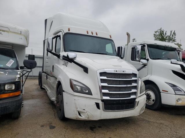  Salvage Freightliner Cascadia 1