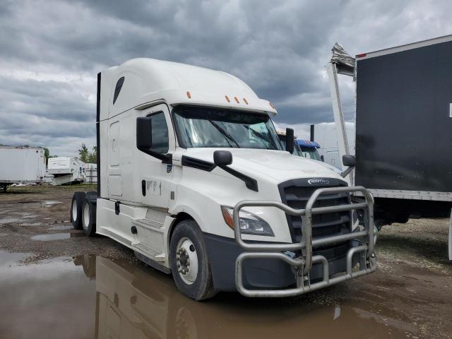  Salvage Freightliner Cascadia 1