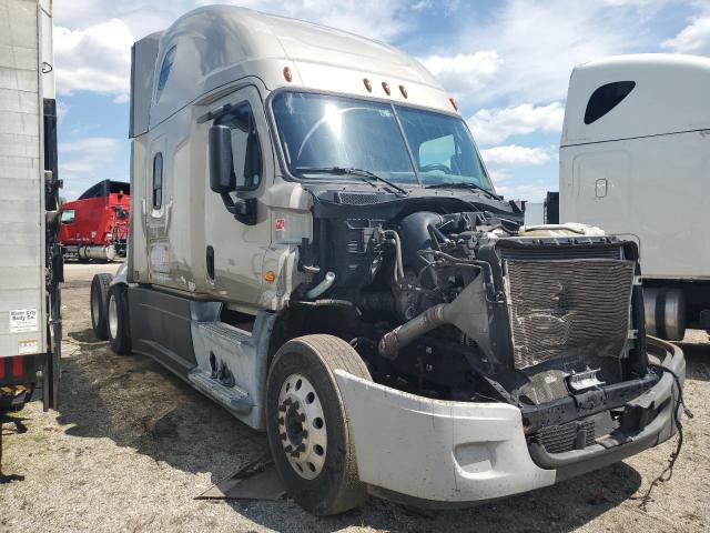  Salvage Freightliner Cascadia 1
