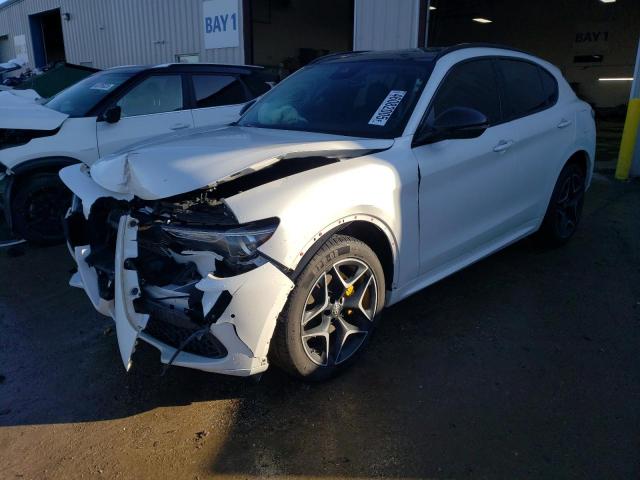  Salvage Alfa Romeo Stelvio