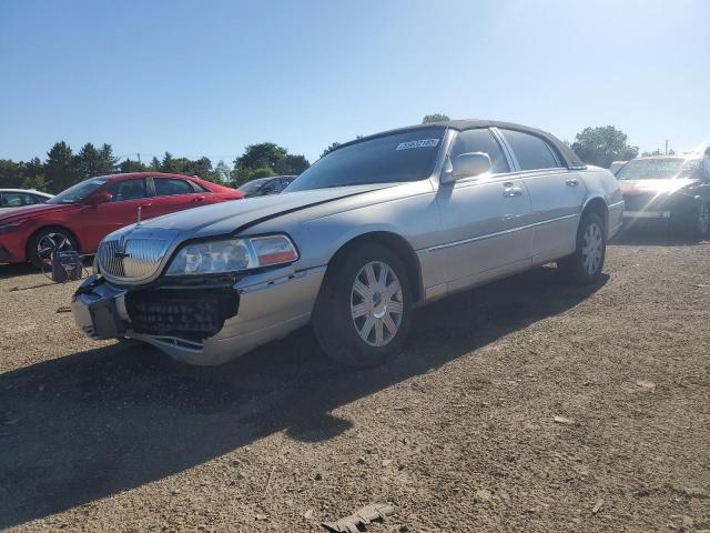  Salvage Lincoln Towncar