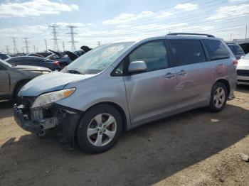  Salvage Toyota Sienna