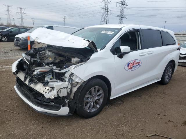  Salvage Toyota Sienna