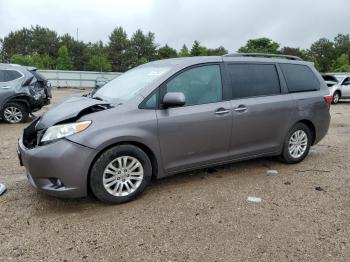  Salvage Toyota Sienna