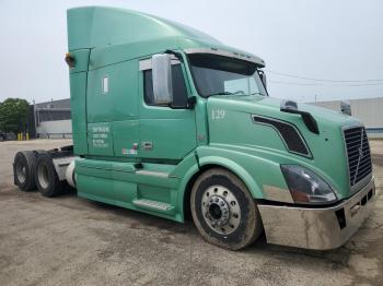  Salvage Volvo Vnl
