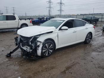 Salvage Nissan Altima