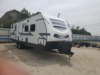  Salvage Winnebago Minnie