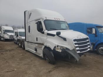  Salvage Freightliner Cascadia