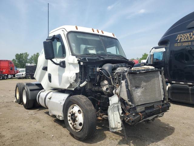  Salvage Freightliner Cascadia 1