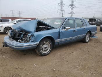  Salvage Lincoln Towncar