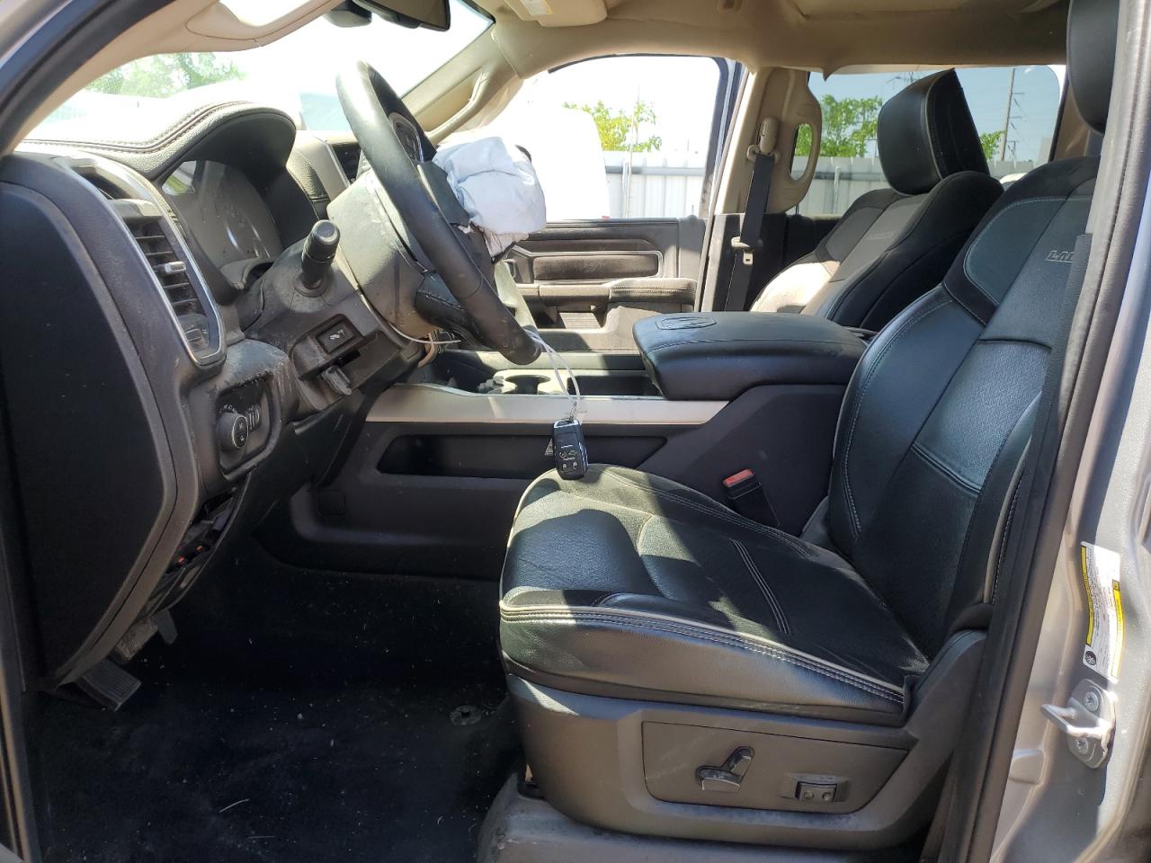 Ram 3500 Laramie Image 4