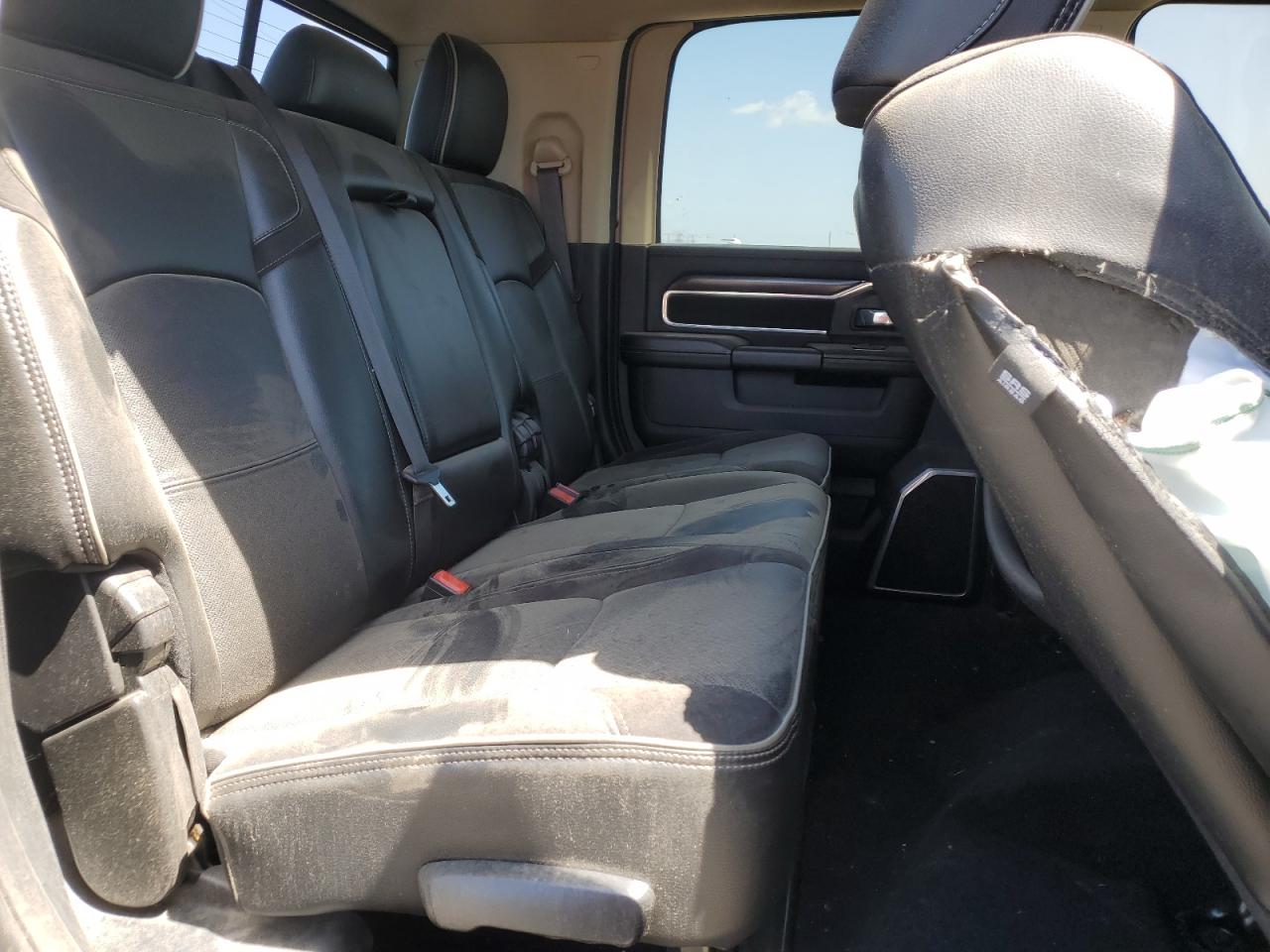 Ram 3500 Laramie Image 11