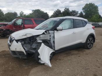  Salvage Nissan Kicks