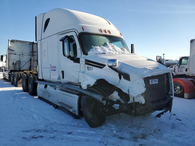  Salvage Freightliner Cascadia 1
