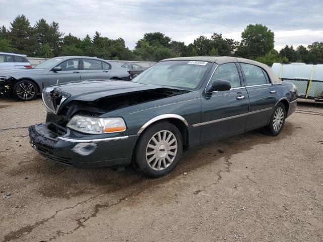 Salvage Lincoln Towncar