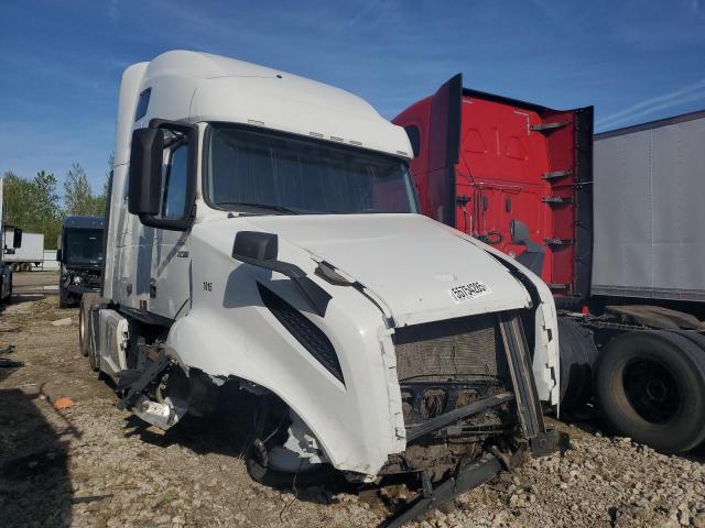  Salvage Volvo Vnl