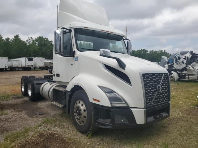  Salvage Volvo Vnl