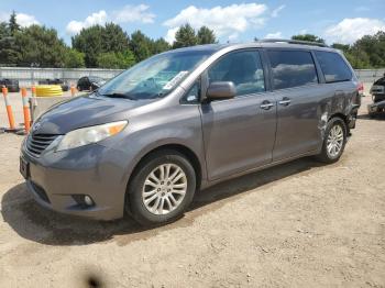  Salvage Toyota Sienna