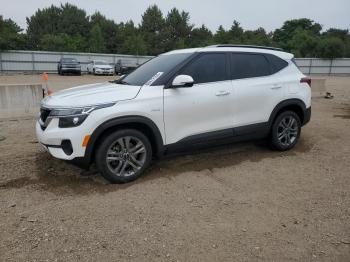  Salvage Kia Seltos