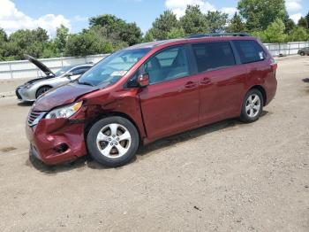  Salvage Toyota Sienna